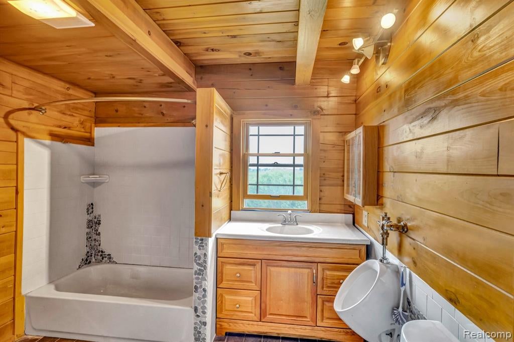 7252 Gosline Road Marlette, MI 48453 - Photo 16 of 45 Gallery Image 16