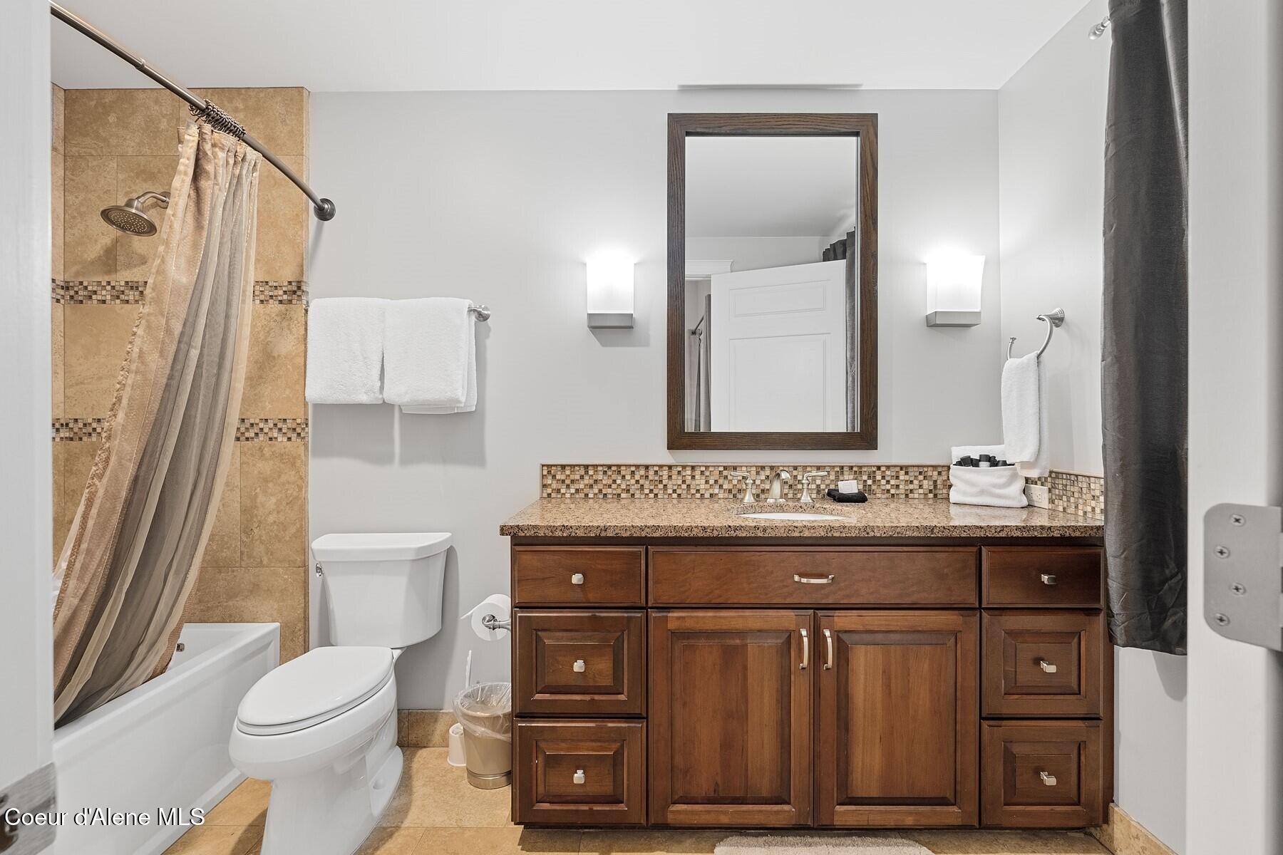 606 Sandpoint Avenue Sandpoint, ID 83864 - Photo 37 of 58 Guest En Suite 1