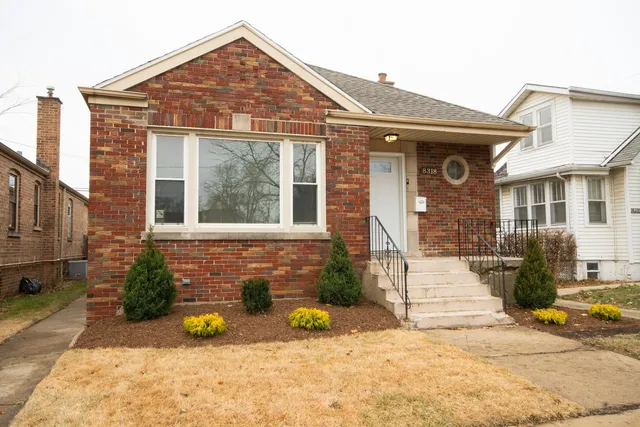 $298,900 | 8318 South Blackstone Avenue, Chicago, IL 60619