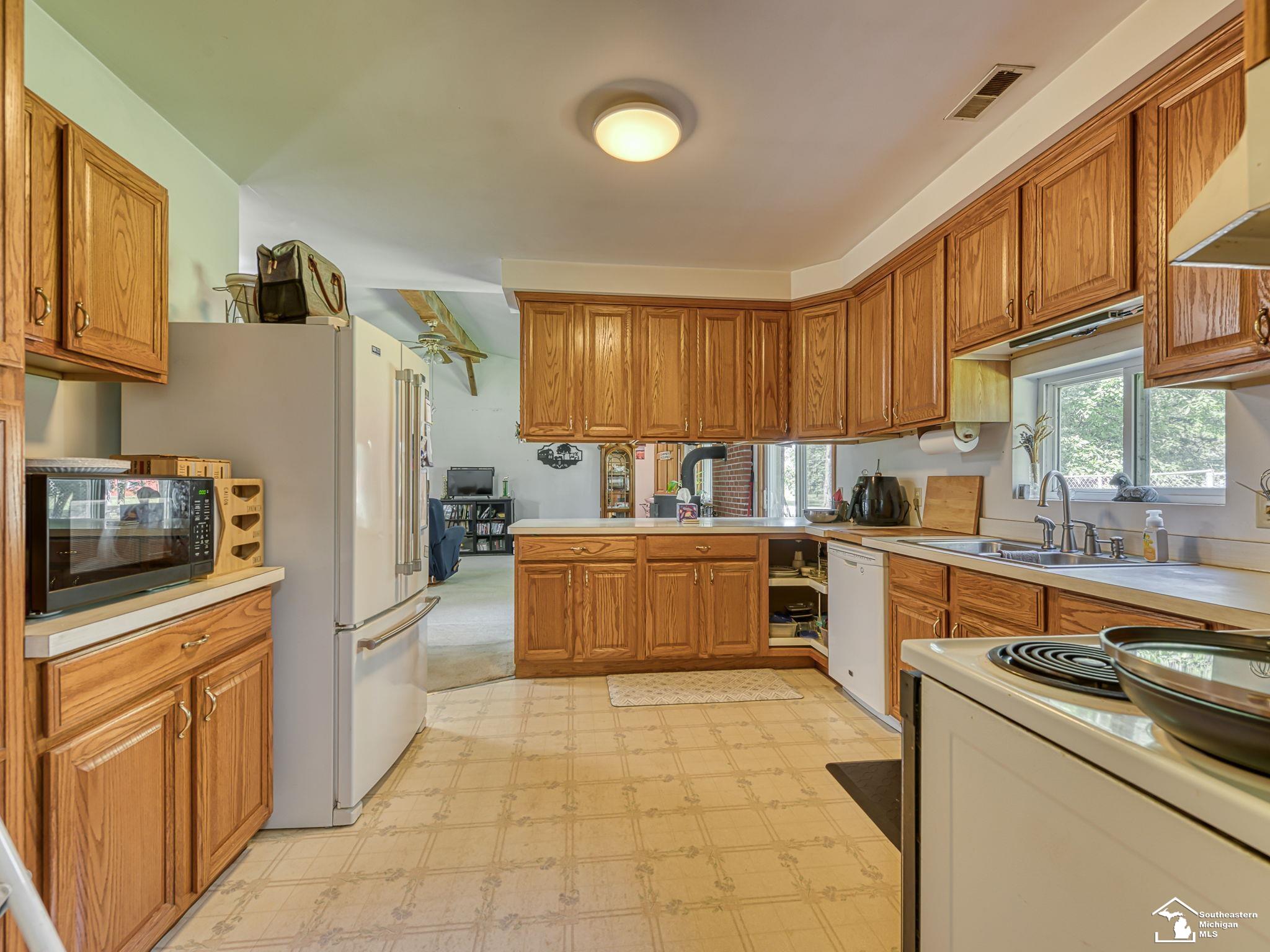 8945 South Custer Road Ida, MI 48140 - Photo 12 of 43 Gallery Image 12