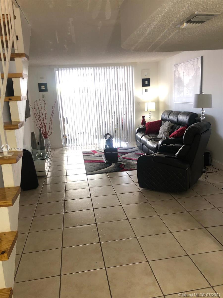 3895 West 9th Way, Unit 14 Hialeah, FL 33012 - Photo 4 of 15