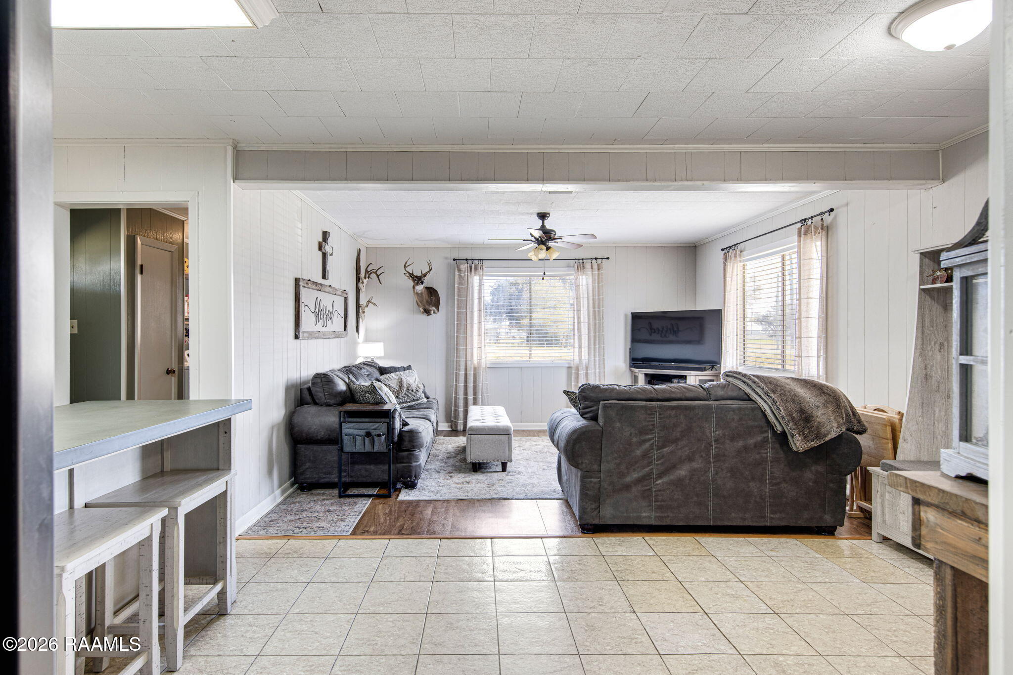 4305 Vida Shaw Road New Iberia, LA 70563 - Photo 12 of 24 Living/Kitchen View