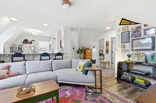 $1,695 | 2541 Garfield Avenue, Unit 5, Minneapolis, MN 55405