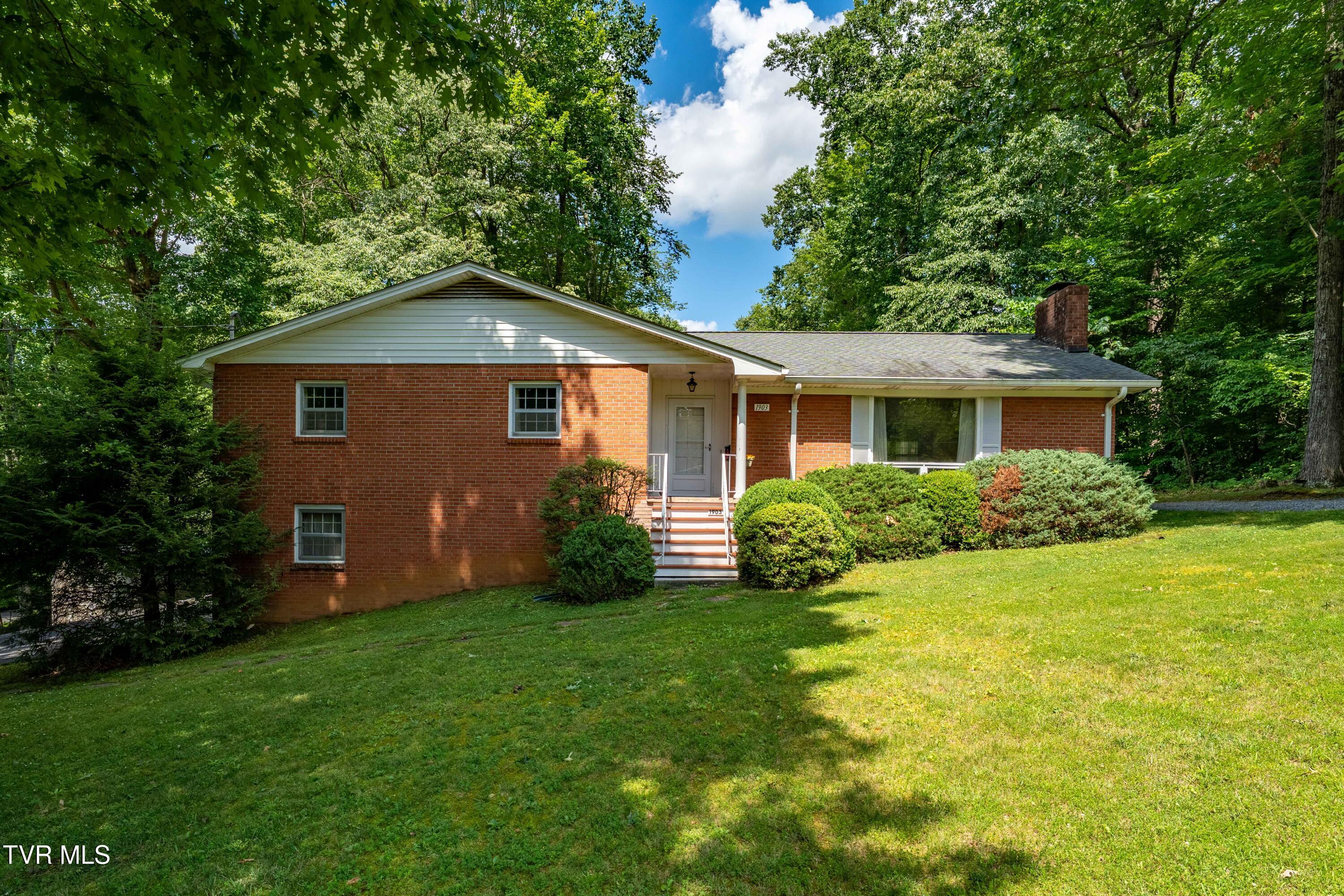 1903 Triangle Road Johnson City, TN 37604 - Photo 1 of 80 1903 Triangle Rd (25 of 80)