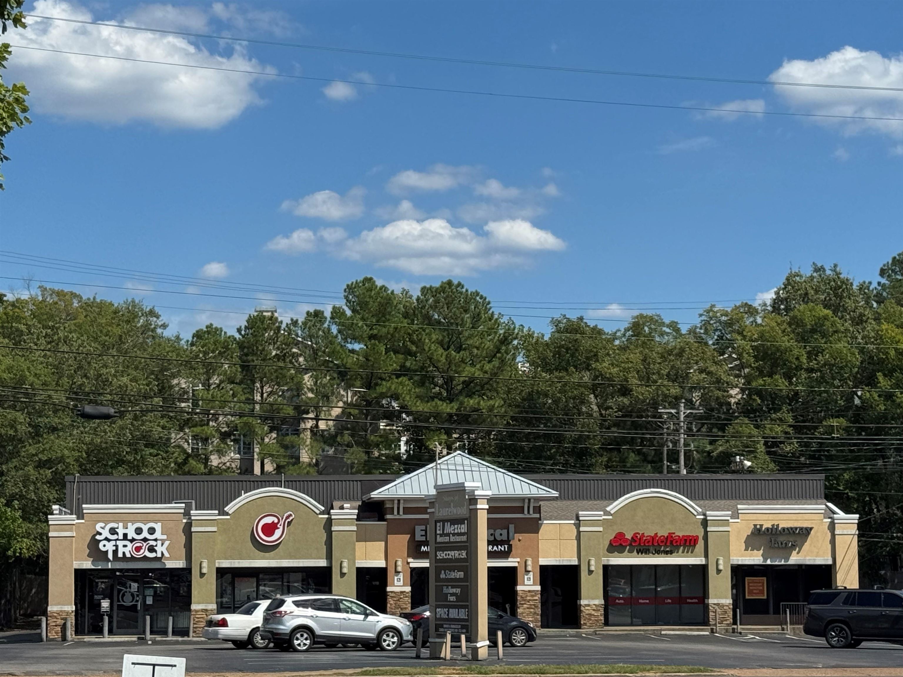 455 South Perkins Road, Unit 3 Memphis, TN 38117 - Photo 33 of 33 a front view of a building with trees
