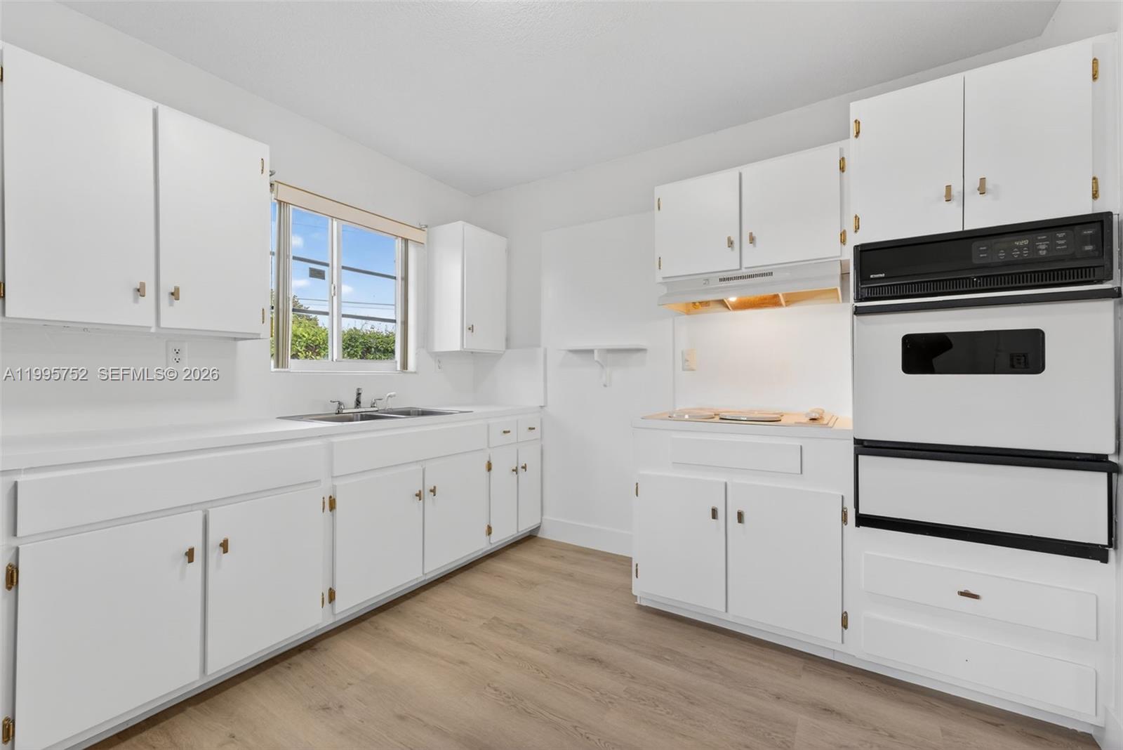 11190 Southwest 57th Street Miami, FL 33173 - Photo 17 of 38