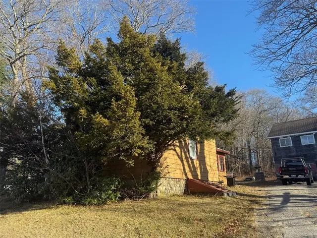 $250,000 | 210 Black Plain Road, North Smithfield, RI 02896