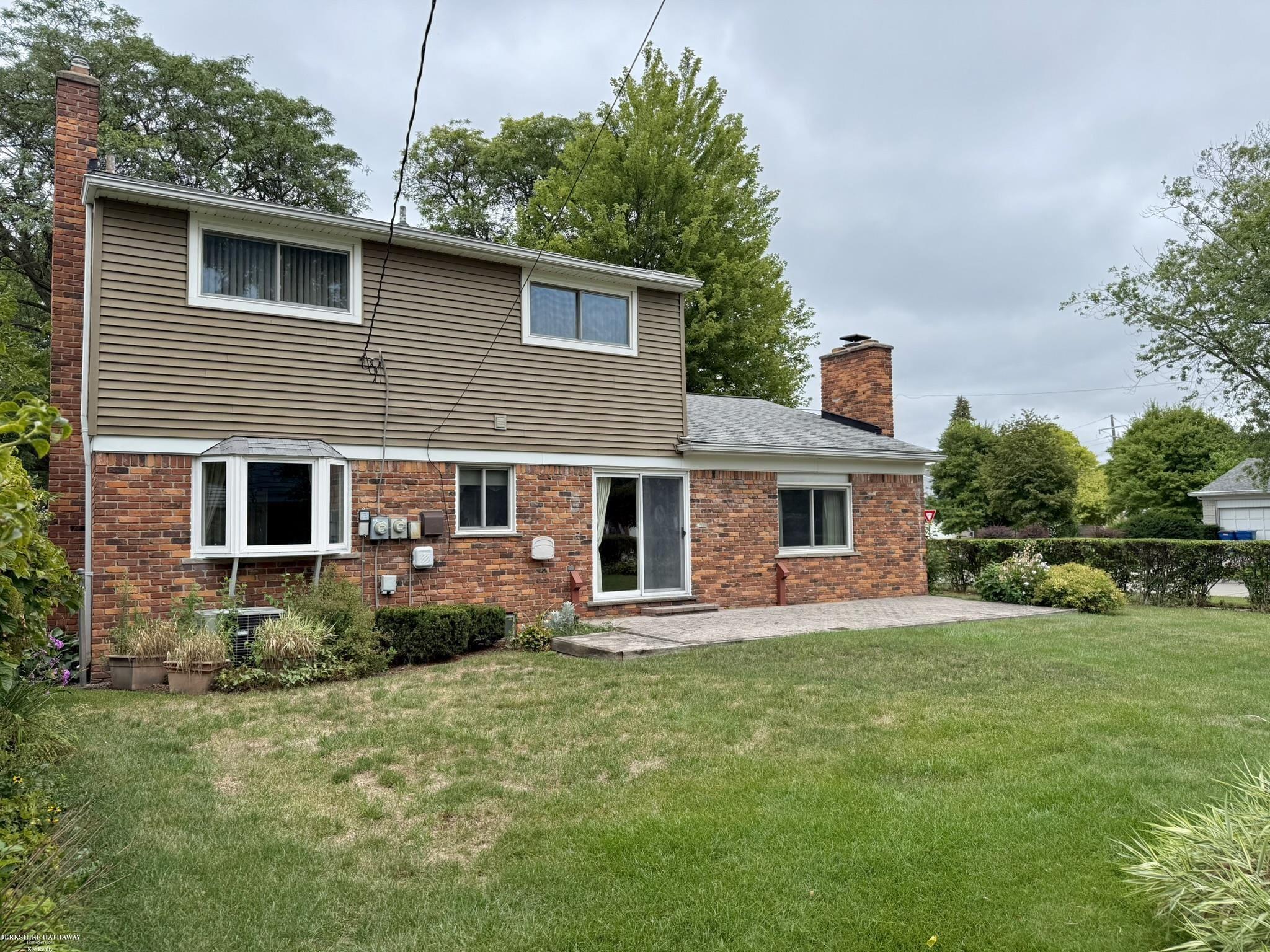 2218 Nancy Warren, MI 48092 - Photo 52 of 54 50186050-caf8c27b-d887-4825-b278-67c2d1ce6d83.JPG