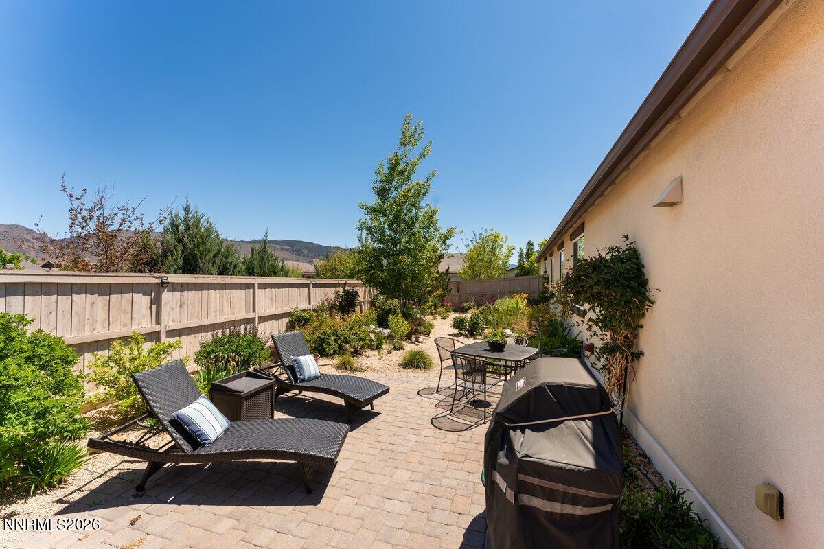 1825 Cholula Drive Reno, NV 89521 - Photo 24 of 26 1825 Cholula- side yard