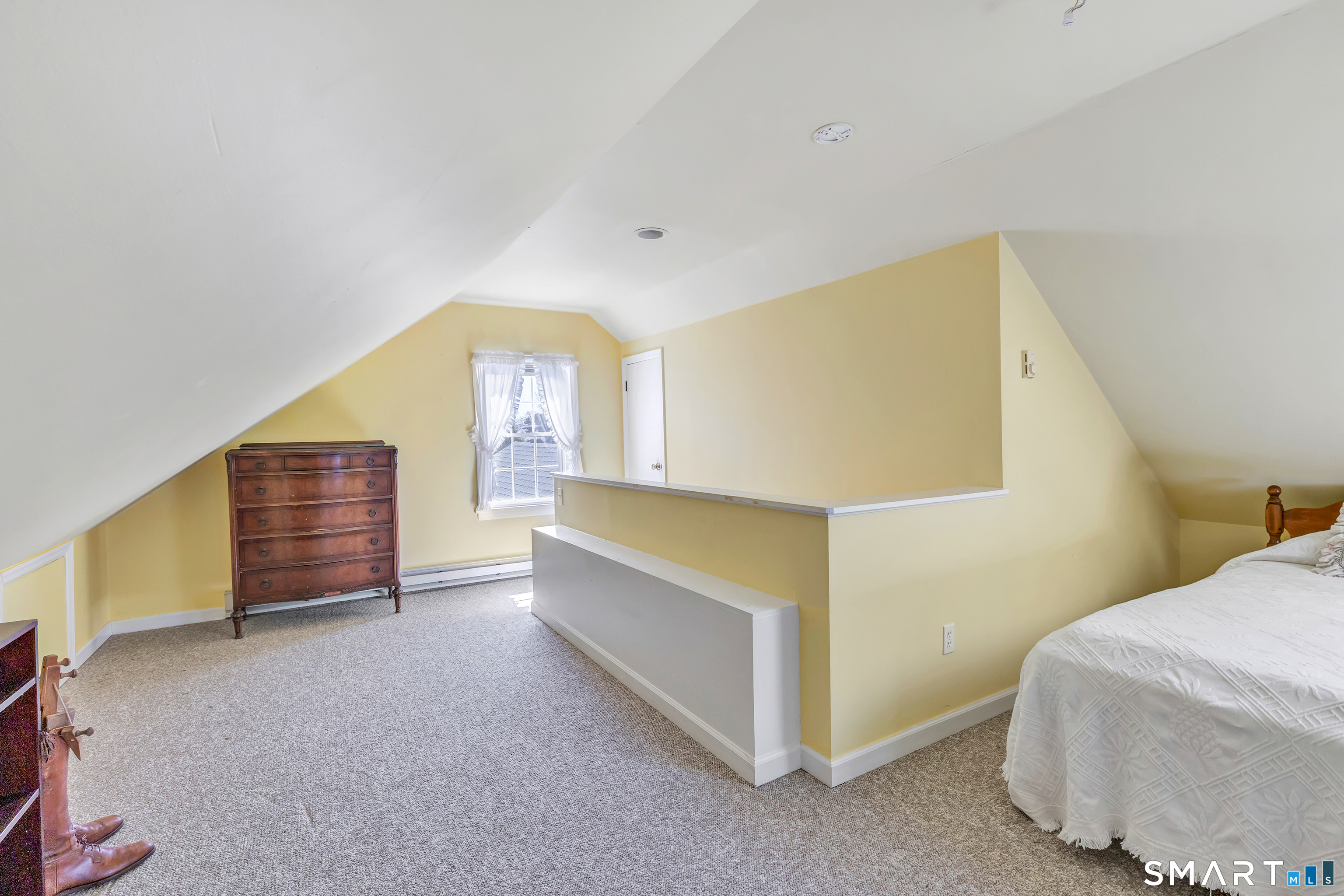 364 Beach Road Fairfield, CT 06824 - Photo 39 of 40 a view of room with furniture