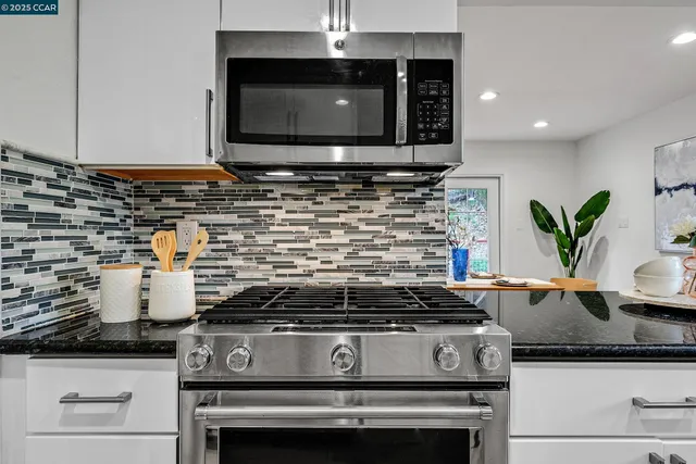 $699,000 | 971 West Green Street, Martinez, CA 94553