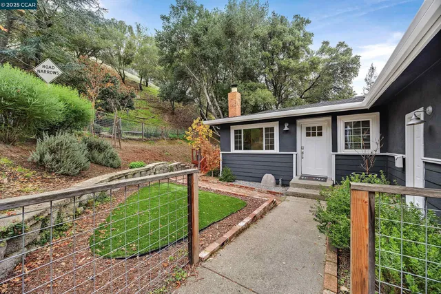 $699,000 | 971 West Green Street, Martinez, CA 94553