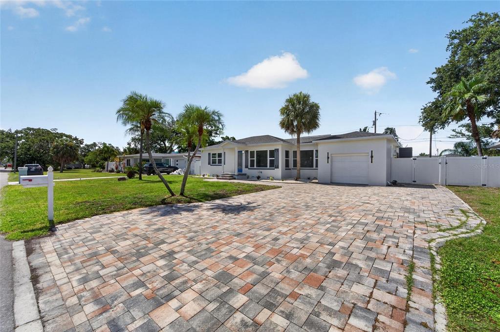 4810 Del Rio Way South Gulfport, FL 33711 - Photo 3 of 64