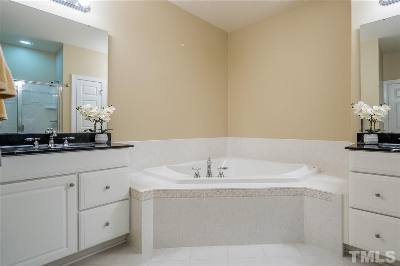 11508 Helmond Way Raleigh, NC 27617 - Photo 12 of 27 Gallery Image 12