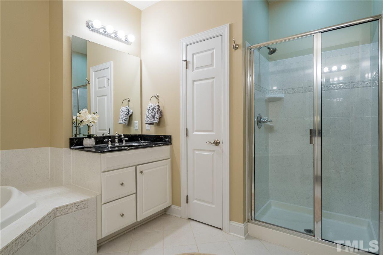 11508 Helmond Way Raleigh, NC 27617 - Photo 13 of 27 Gallery Image 13