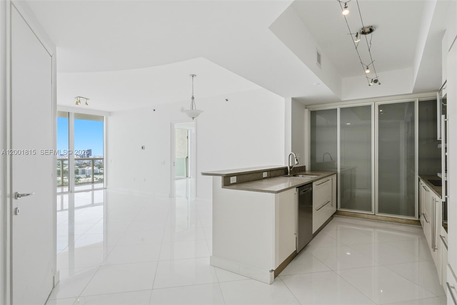 450 Alton Road, Unit 2704 Miami Beach, FL 33139 - Photo 8 of 15