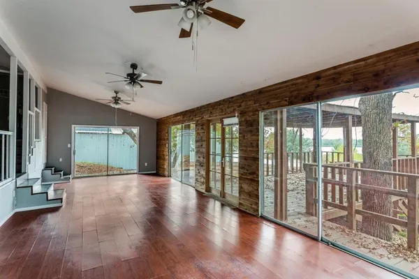 $2,600 | 1612 Woodview Drive, Alvarado, TX 76009