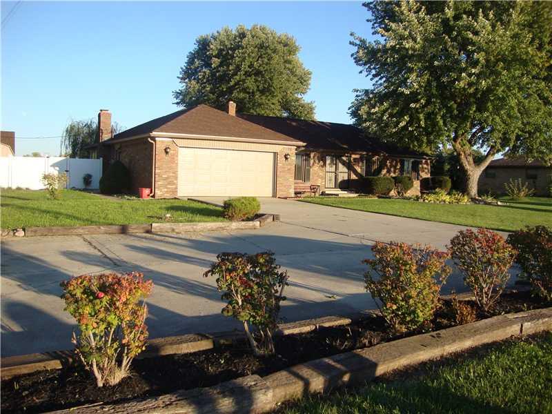 4119 Graham Road Whiteland, IN 46184 - Photo 3 of 23 Gallery Image 3