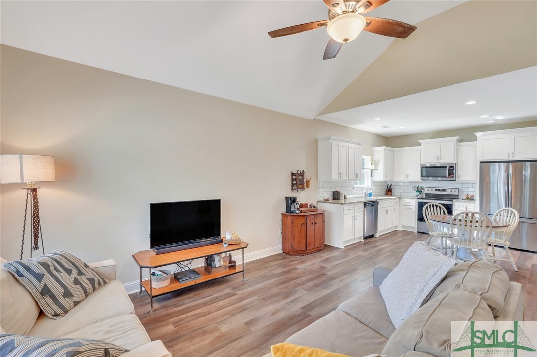 123 Circle Road Midway, GA 31320 - Photo 11 of 50