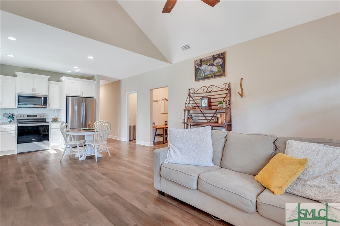 123 Circle Road Midway, GA 31320 - Photo 9 of 50