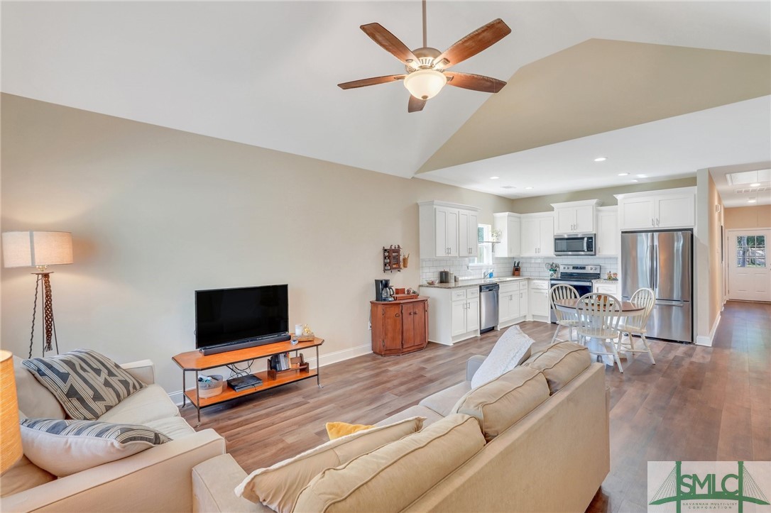 123 Circle Road Midway, GA 31320 - Photo 10 of 50