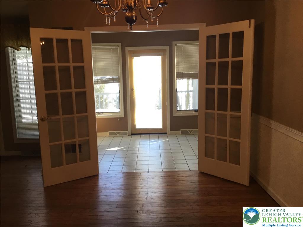 390 Fairview Street Emmaus, PA 18049 - Photo 12 of 34