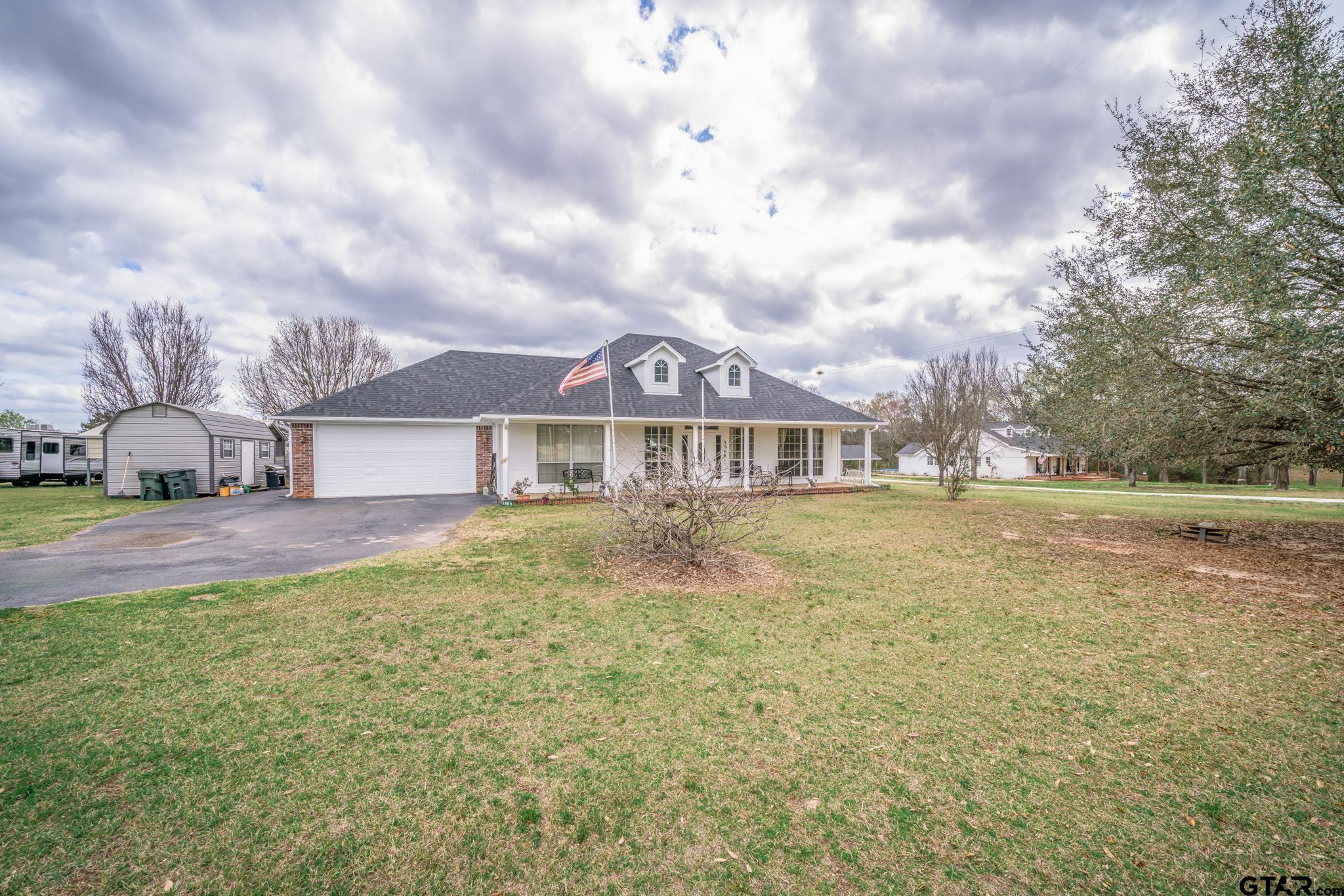 2266 Big Woods Road Longview, TX 75605 - Photo 3 of 48