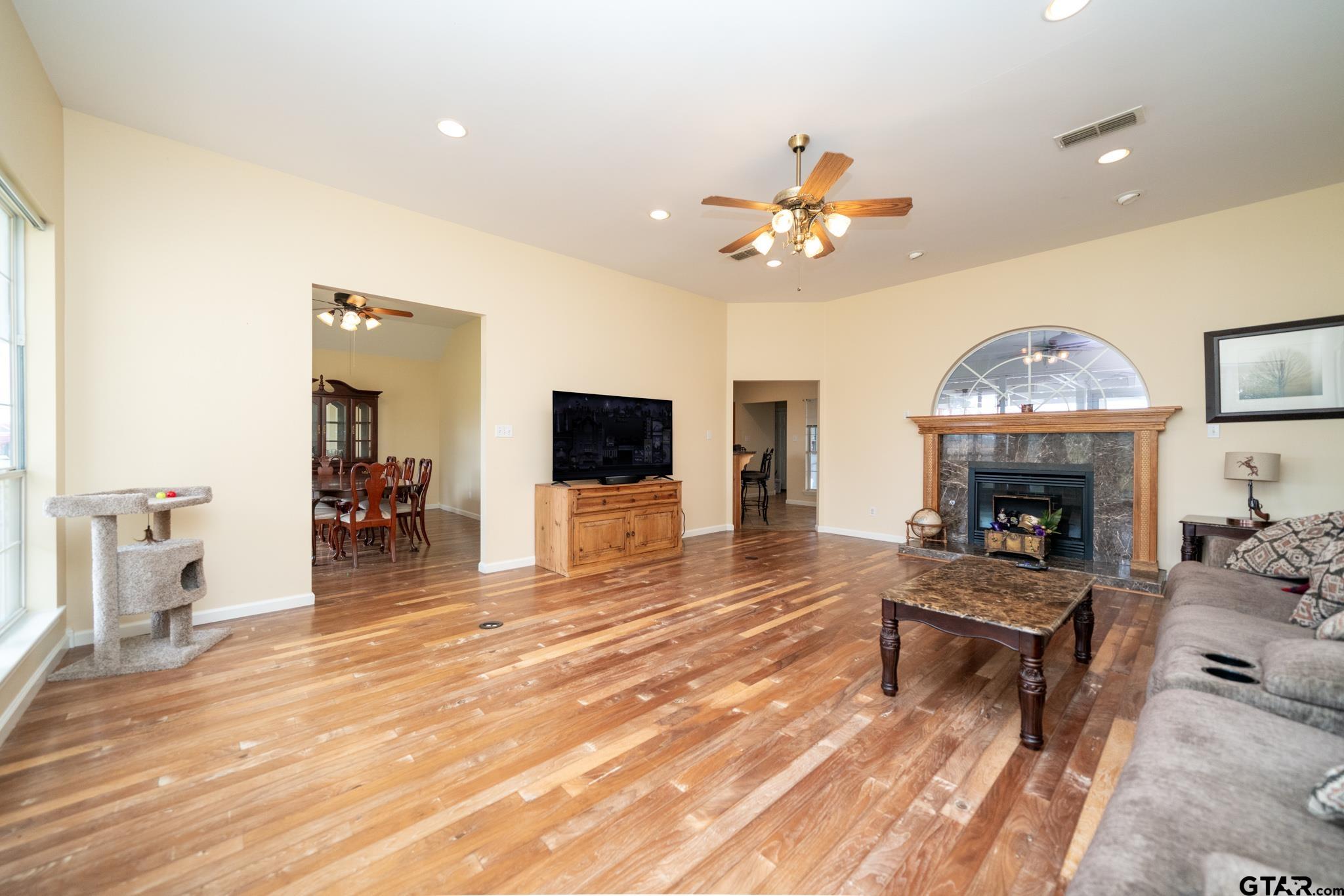 2266 Big Woods Road Longview, TX 75605 - Photo 8 of 48