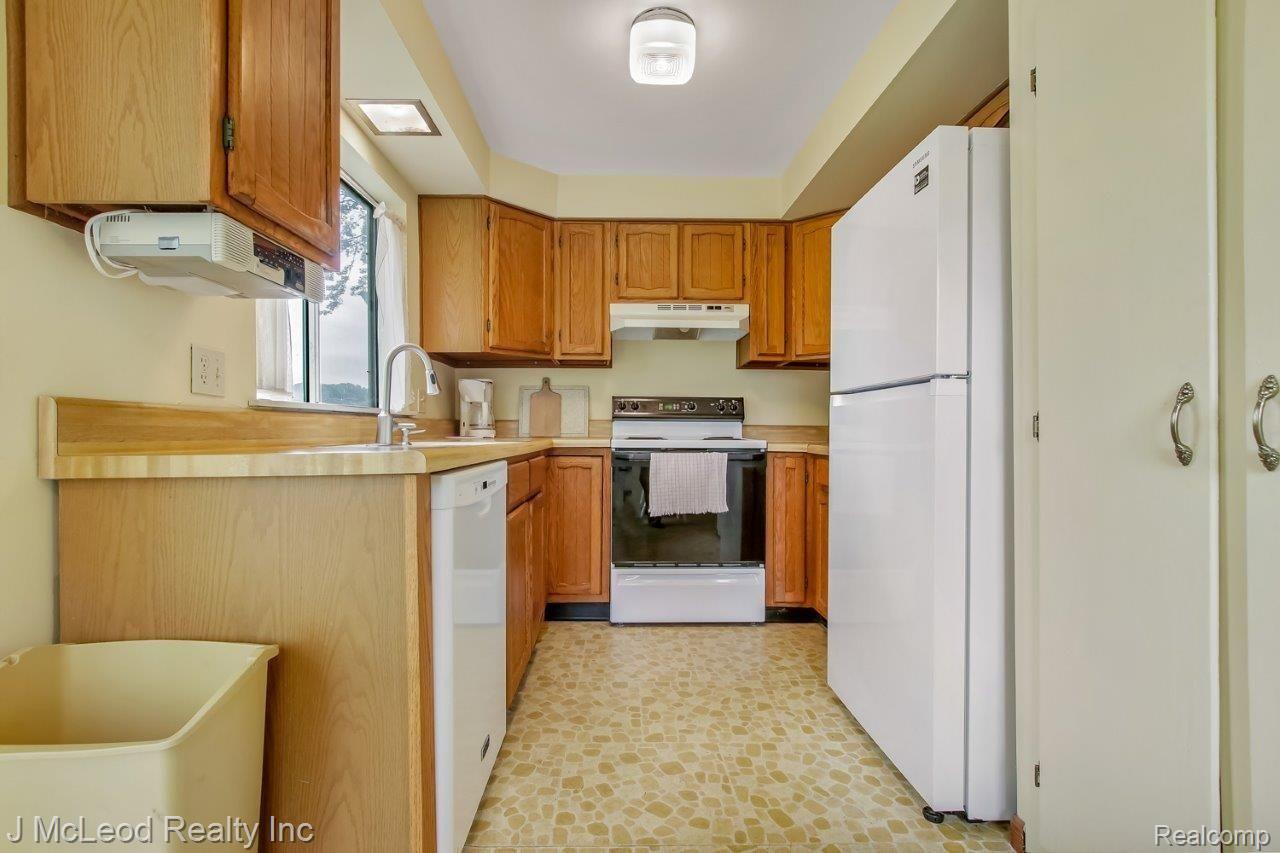 9281 Lane Road Millington, MI 48746 - Photo 5 of 55 9281 Lane Rd Millington-10.jpg