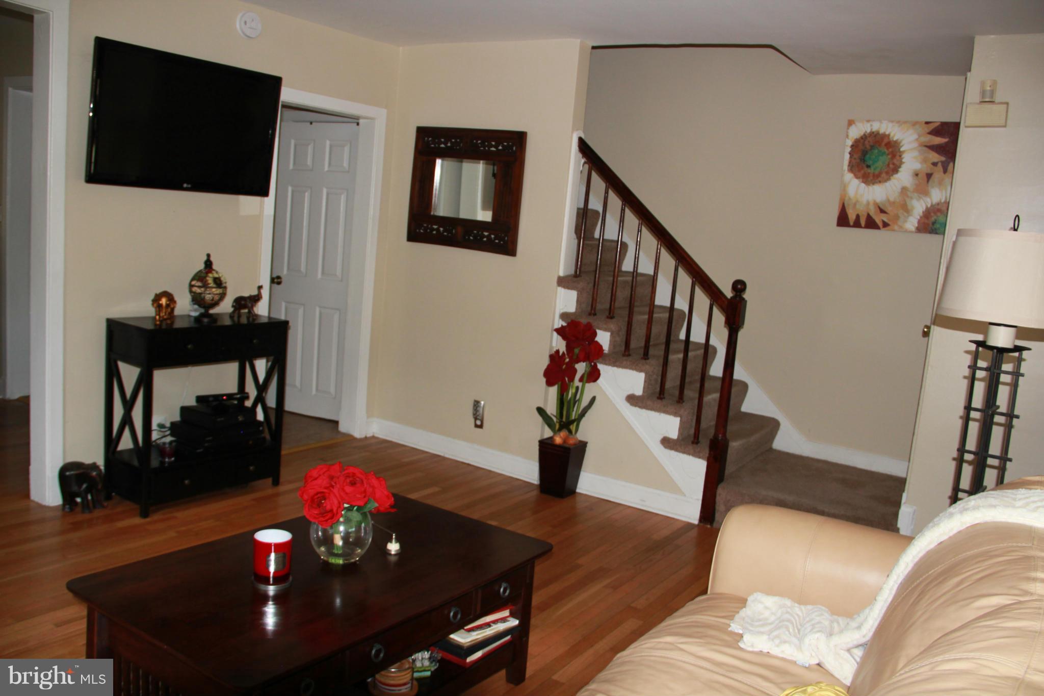 5137 Stafford Road Baltimore, MD 21229 - Photo 6 of 26 Living Room