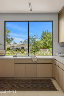 $10,520,025 | 4828 East Calle Del Medio, Phoenix, AZ 85018
