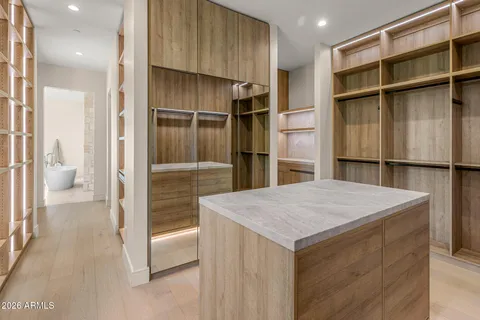 $10,520,025 | 4828 East Calle Del Medio, Phoenix, AZ 85018