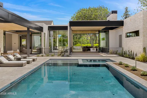 $10,520,025 | 4828 East Calle Del Medio, Phoenix, AZ 85018