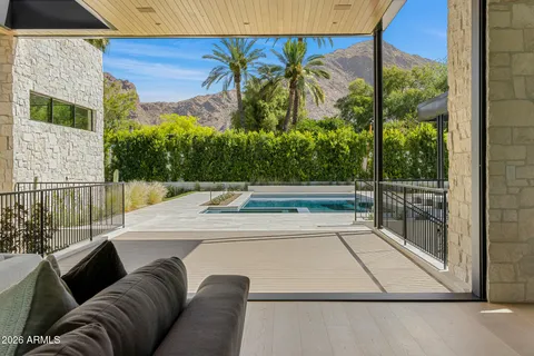 $10,520,025 | 4828 East Calle Del Medio, Phoenix, AZ 85018