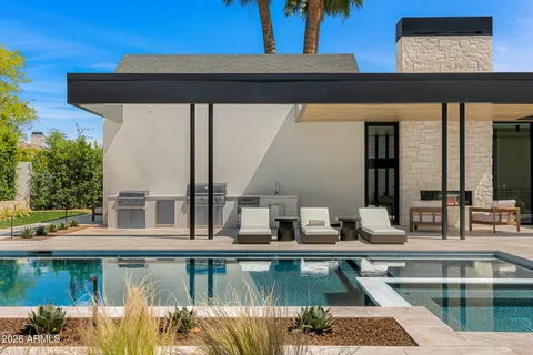 $10,520,025 | 4828 East Calle Del Medio, Phoenix, AZ 85018