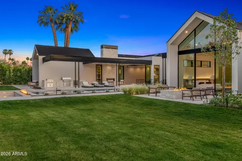 $10,520,025 | 4828 East Calle Del Medio, Phoenix, AZ 85018