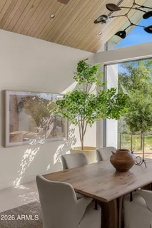 $10,520,025 | 4828 East Calle Del Medio, Phoenix, AZ 85018