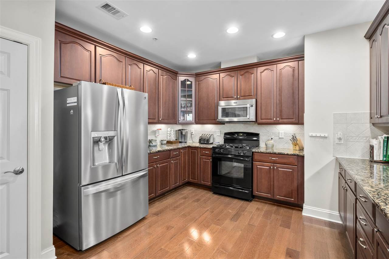 10400 Rosegate Court, Unit 301 Raleigh, NC 27617 - Photo 4 of 24 Photo 4
