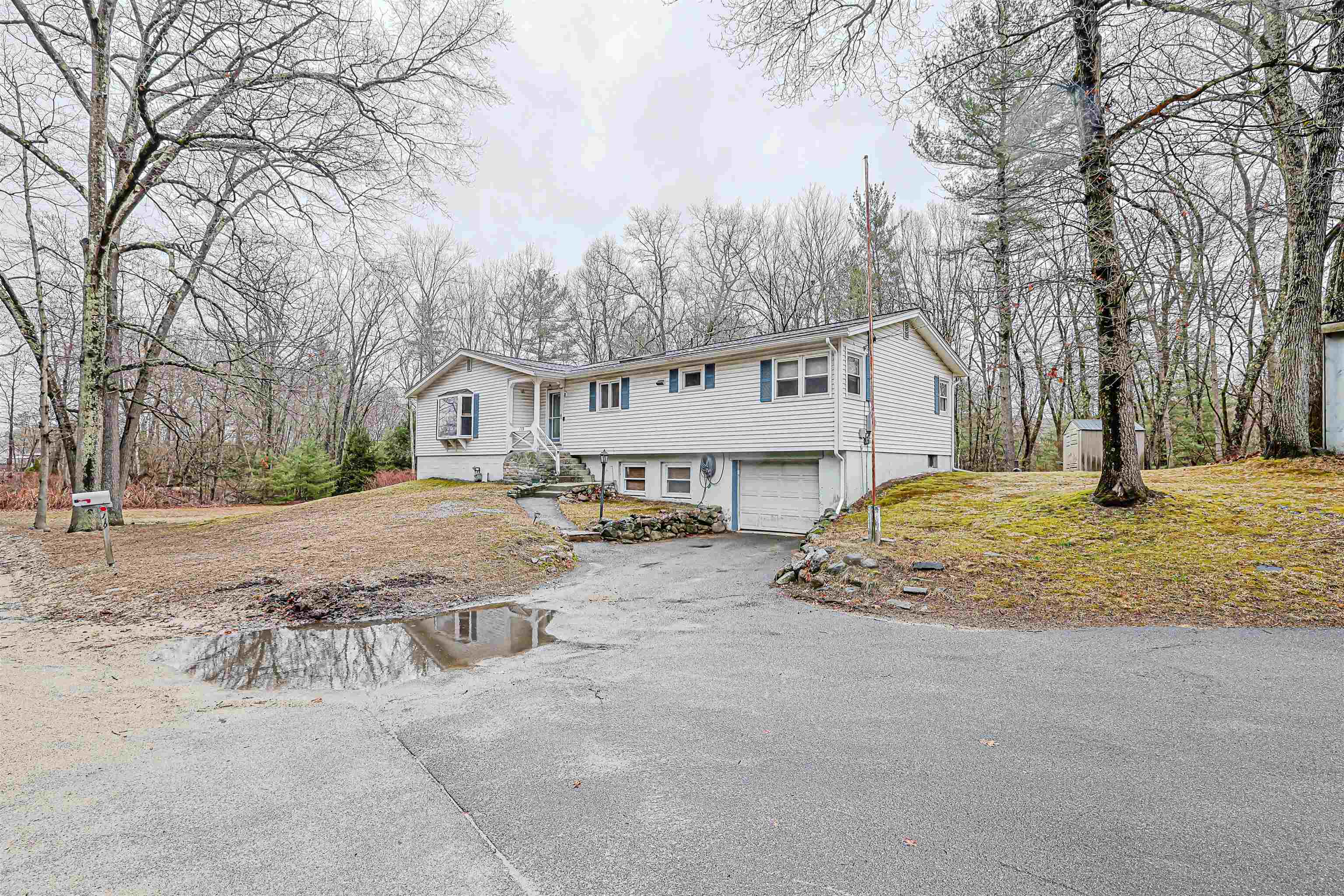 119 Belknap Road Hudson, NH 03051 - Photo 2 of 35 Gallery Image 2