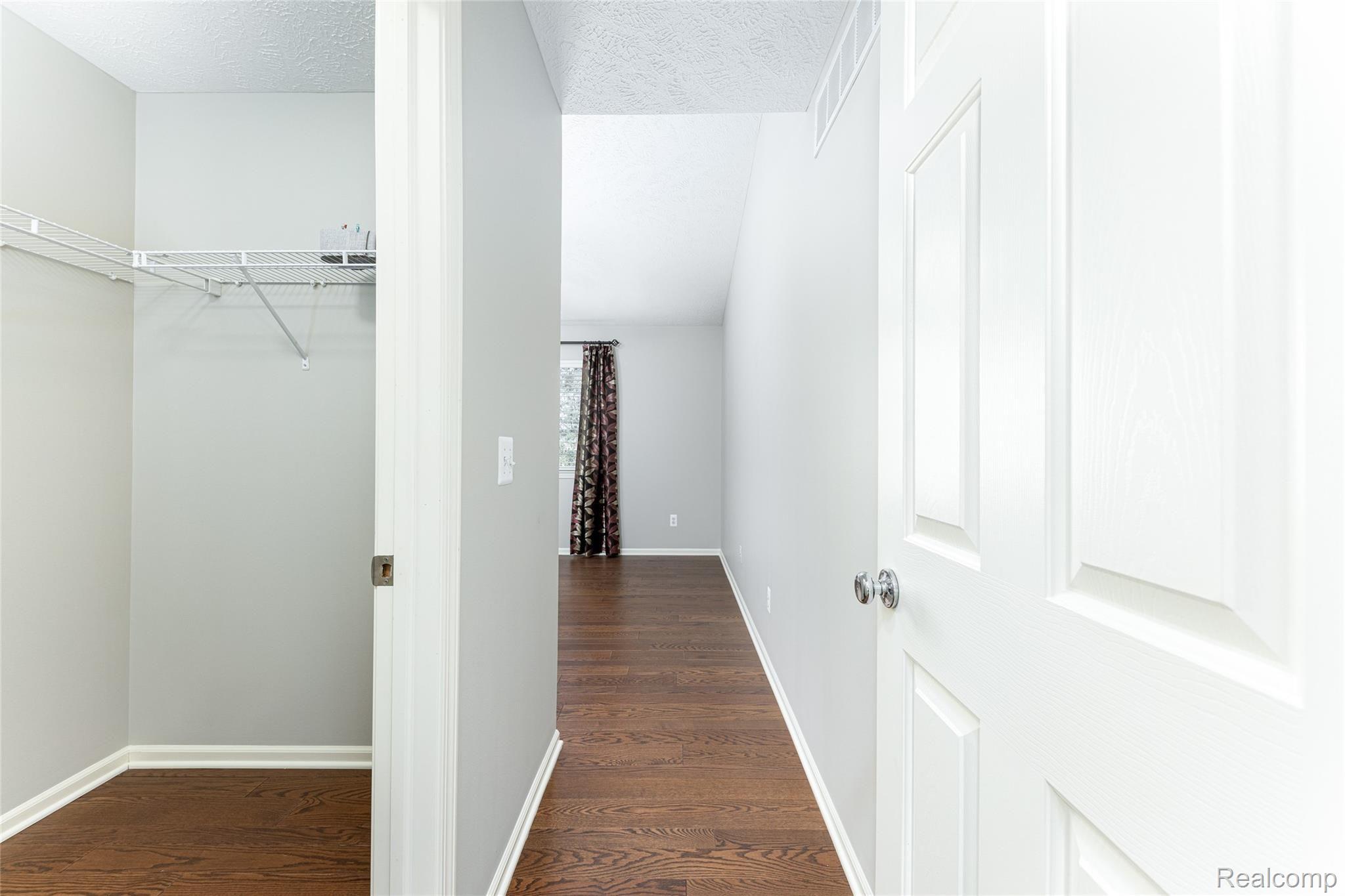 16 Sedum Road, Unit 1 Howell, MI 48843 - Photo 17 of 43 18EnSuiteEntry16 Sedum Rd (30 of 43).jpg