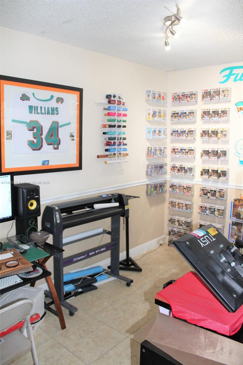 Marbella Park Hialeah, FL 33015 - Photo 7 of 21