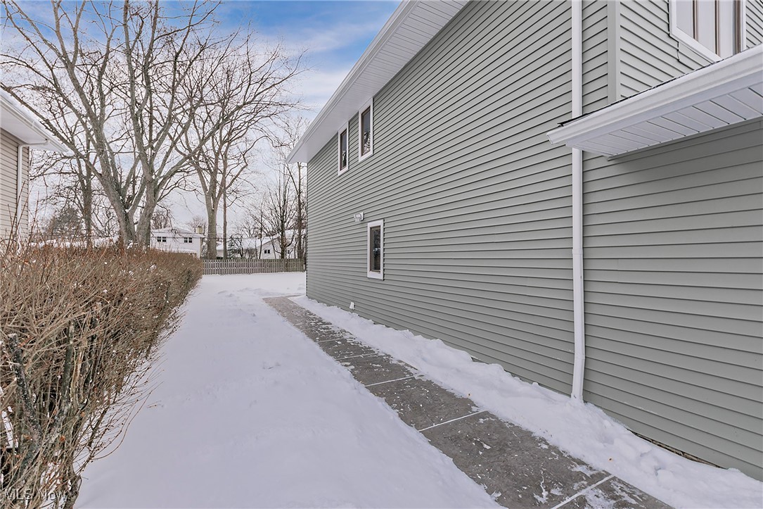 1939 Winchester Road Cleveland, OH 44124 - Photo 41 of 44 Gallery Image 41