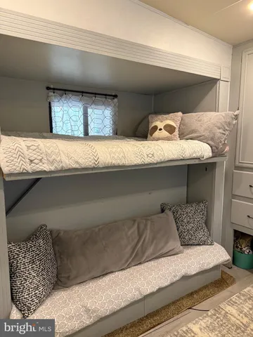 $195,000 | 1327 Golliday Lane, Great Cacapon, WV 25422