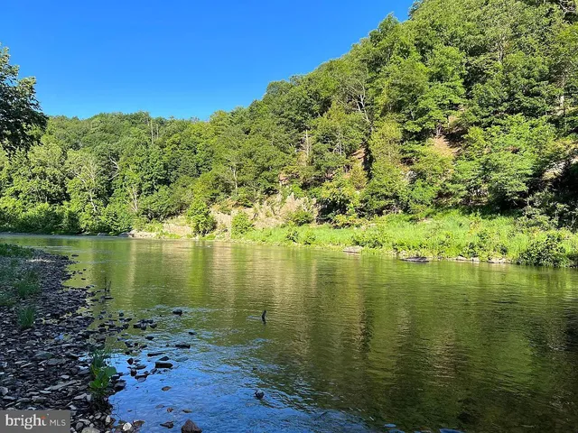 $195,000 | 1327 Golliday Lane, Great Cacapon, WV 25422