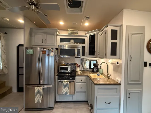 $195,000 | 1327 Golliday Lane, Great Cacapon, WV 25422