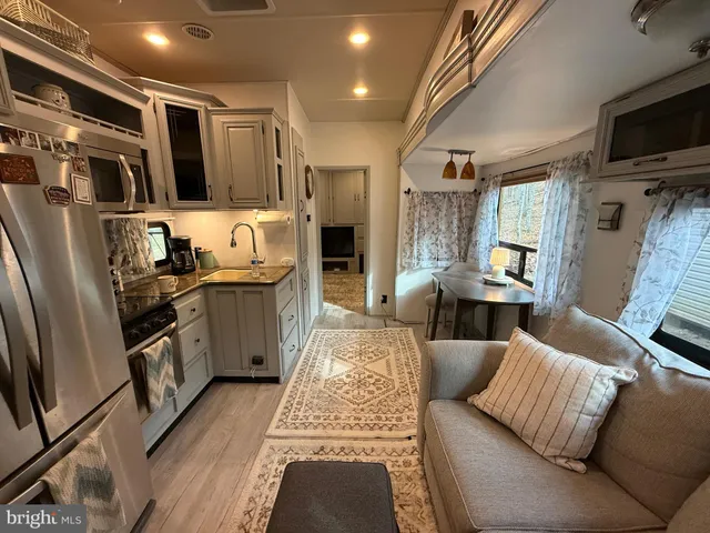 $195,000 | 1327 Golliday Lane, Great Cacapon, WV 25422