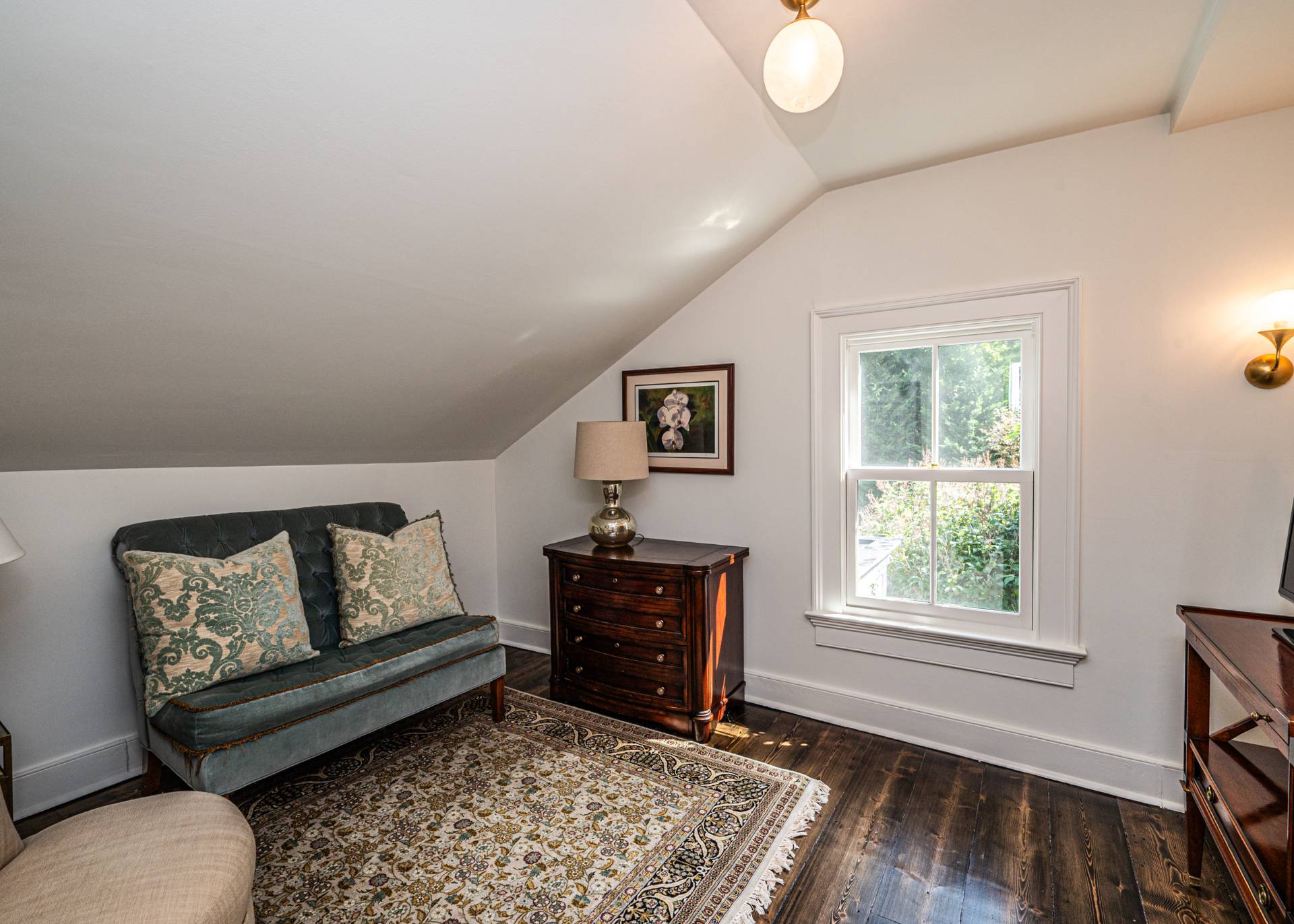 92 South Country Road Remsenburg-Speonk, NY 11960 - Photo 22 of 30 a living room with furniture and wooden floor