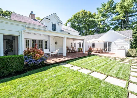 $2,895,000 | 92 South Country Road, Remsenburg-Speonk, NY 11960