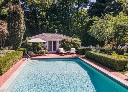 $2,895,000 | 92 South Country Road, Remsenburg-Speonk, NY 11960