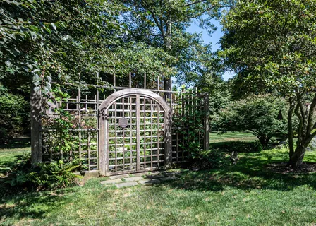 $2,895,000 | 92 South Country Road, Remsenburg-Speonk, NY 11960